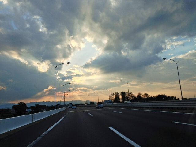 日本道路公団　高速道路渋滞情報（日本道路公団ってなんで解散したの？）